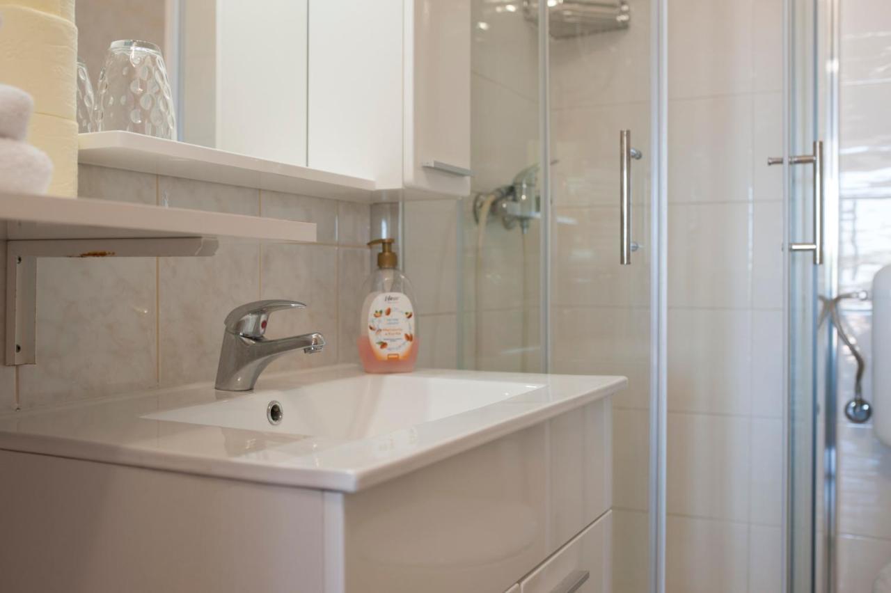Apartments Somi Porec Esterno foto