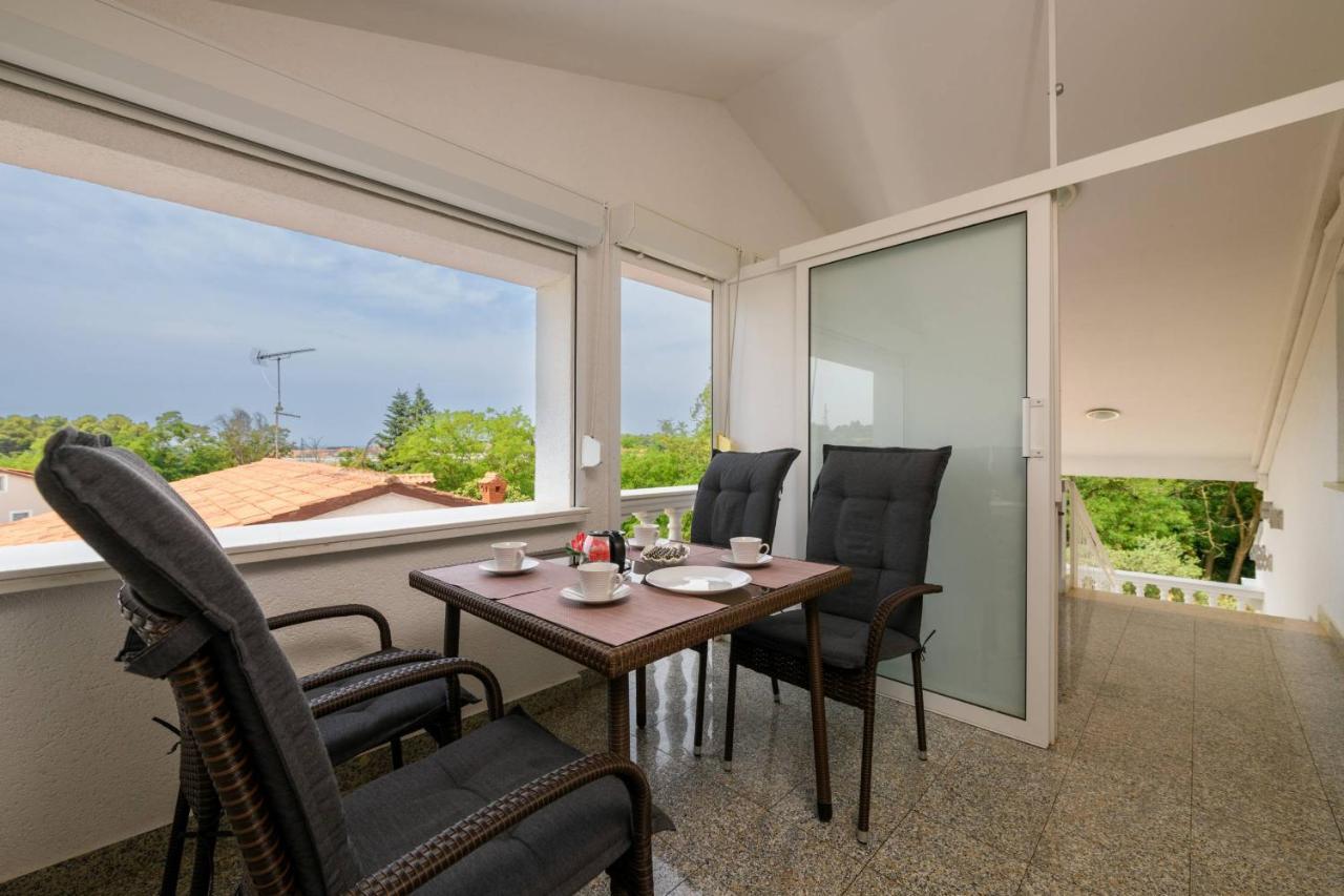 Apartments Somi Porec Esterno foto