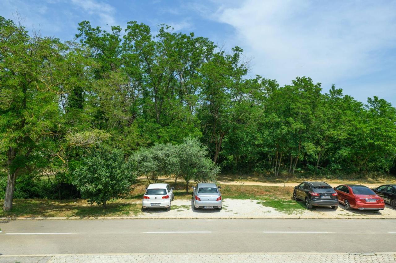 Apartments Somi Porec Esterno foto