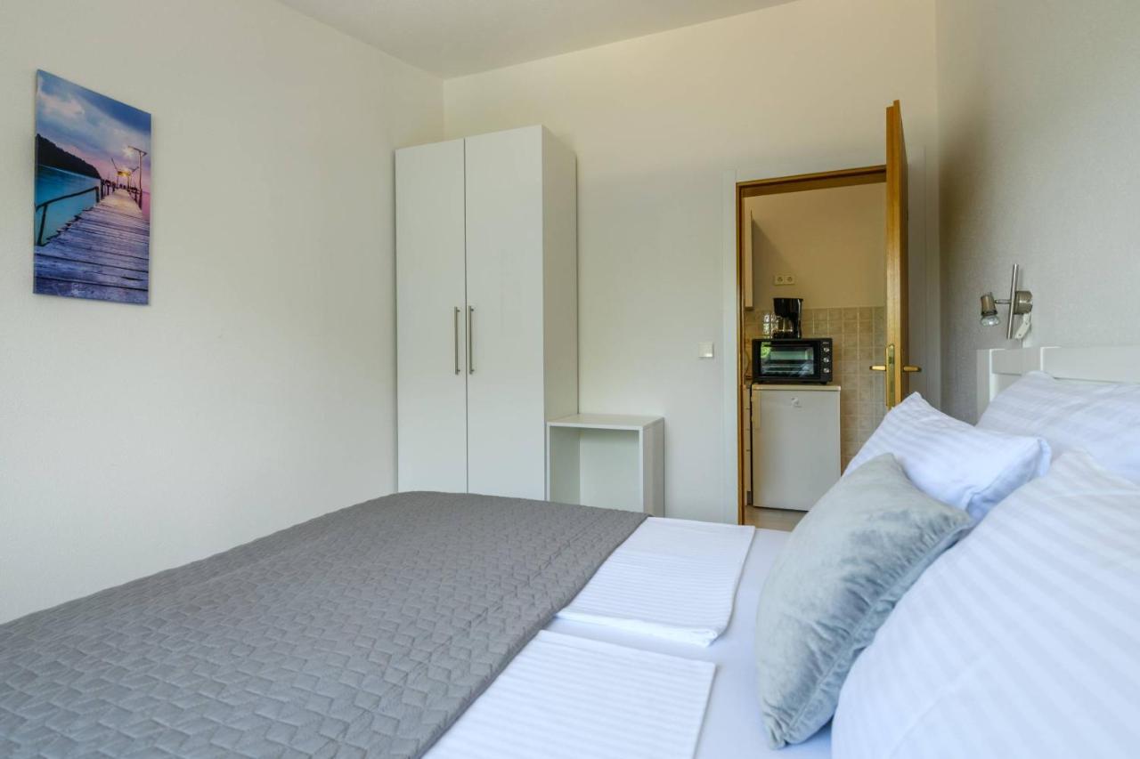Apartments Somi Porec Esterno foto